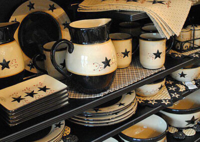 Star Pattern black and white dishware